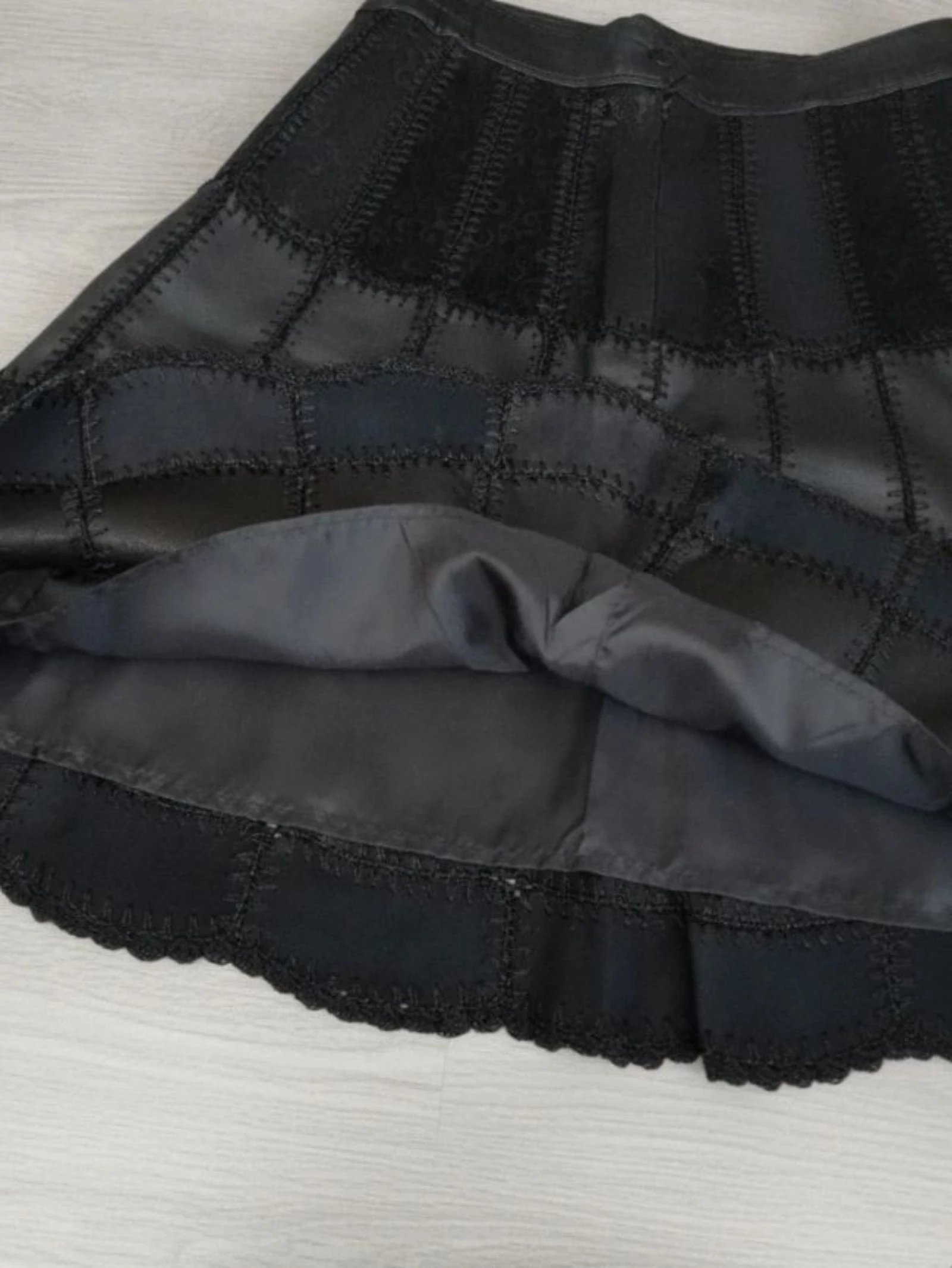 Y2K Gothic Grunge Vintage Black Faux Leather Patchwork Lace Midi Skirt XS – photo 11
